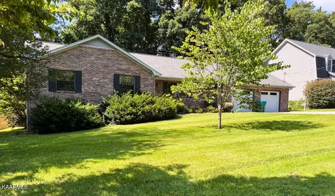 8801 Nubbin Ridge Rd, Knoxville, TN 37923