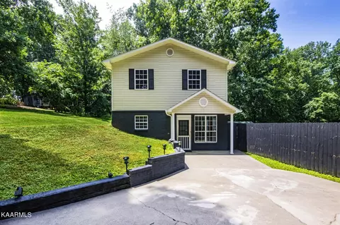 165 Turman Dr, Lenoir City, TN 37772