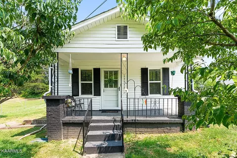 1128 Forsythe St, Knoxville, TN 37917