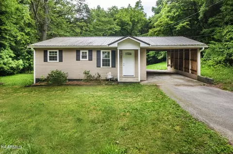 210 Port Madison Dr, Loudon, TN 37774