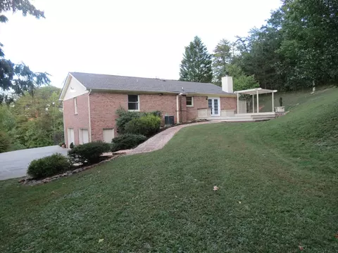 214 Den Ln, Heiskell, TN 37754 photo 13