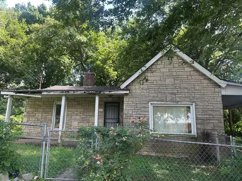 920 Carpenter St, Clarksville, TN 37040