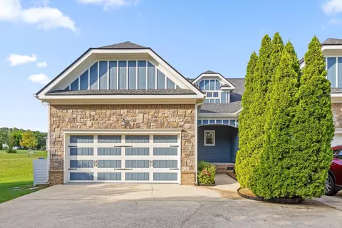 8248 Towncreek Cir, Ooltewah, TN 37363