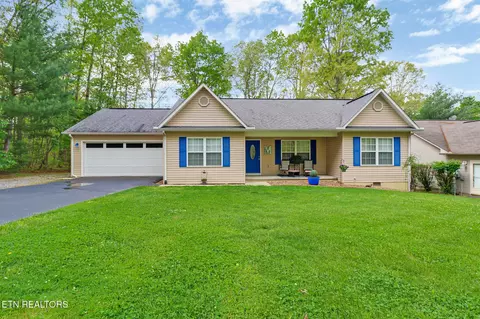 5008 Chinook Ln, Crossville, TN 38572