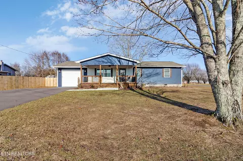 424 Crestview Dr, Crossville, TN 38555