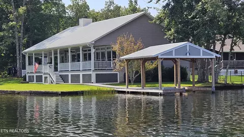 1148 Hileah Dr, Crossville, TN 38572