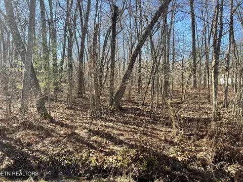 3010 Niska Dr, Crossville, TN 38572