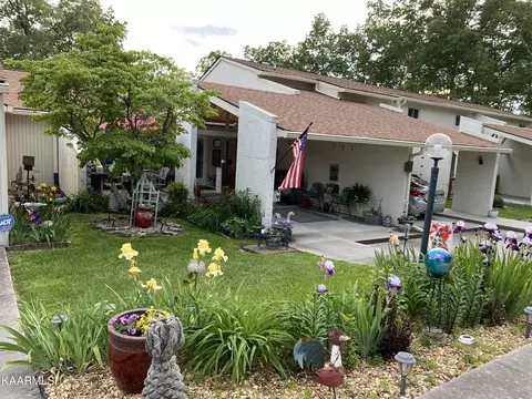 7000 Big Horn Dr #B-8, Crossville, TN 38572