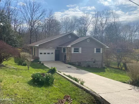 121 Jasper Dr, Crossville, TN 38558