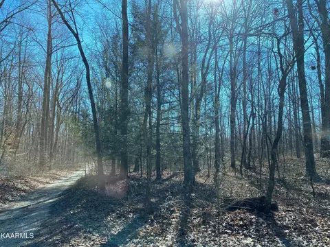 1918 Glade Creek Rd, Sparta, TN 38583