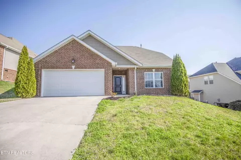 2507 Ancient Oak Ln, Knoxville, TN 37931
