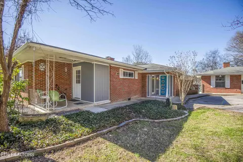 6620 Pine Grove Rd, Knoxville, TN 37914