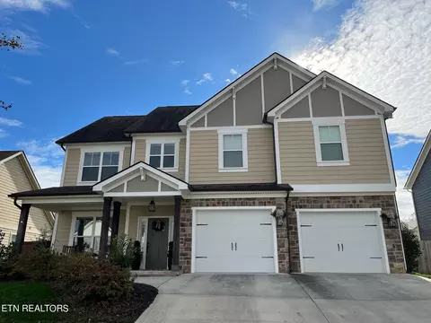 279 Clearmill Dr, Lenoir City, TN 37772