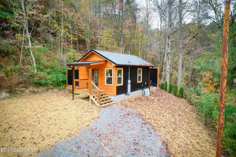4715 Tiger Lilly Drive Dr, Cosby, TN 37722
