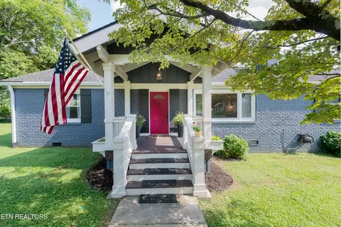 1104 Park Hill Cir, Knoxville, TN 37909