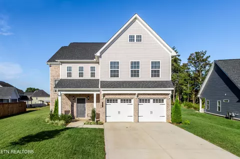 123 Silver Maple Rd, Lenoir City, TN 37771