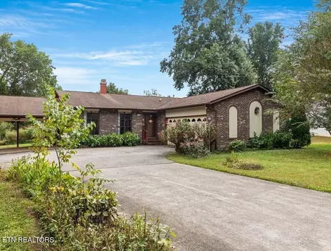 223 Tusculum Dr, Oak Ridge, TN 37830