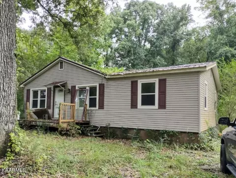 210 Woods Chapel Rd, Harriman, TN 37748