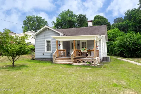 1147 Baker Ave, Knoxville, TN 37920
