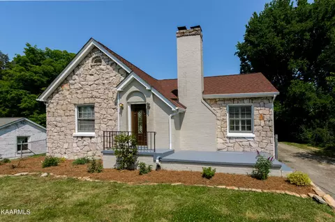 2521 Fairmont Blvd, Knoxville, TN 37917