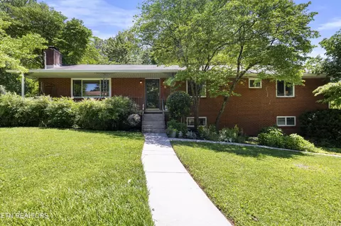 8306 Corteland Dr, Knoxville, TN 37909