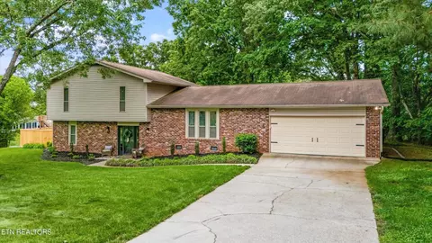 8804 Holles Ln, Knoxville, TN 37922