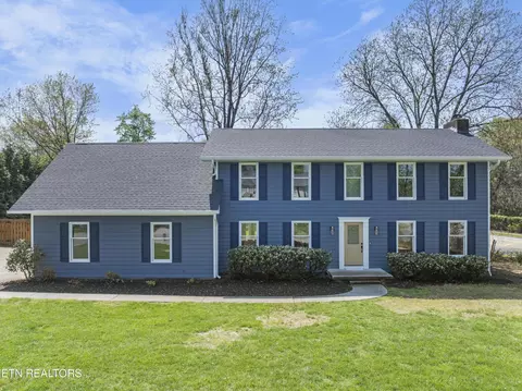 729 Woodchase Dr, Knoxville, TN 37934