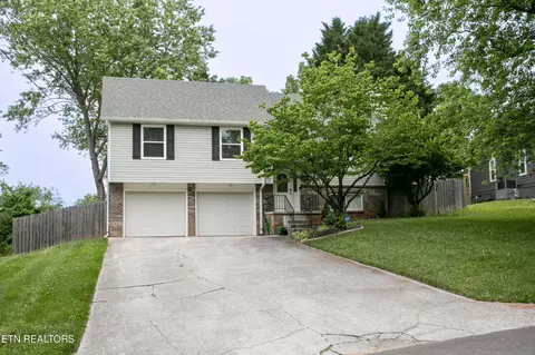 9420 Barrington Blvd, Knoxville, TN 37922