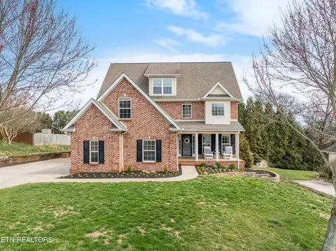 1220 Amber Glades Ln, Knoxville, TN 37922