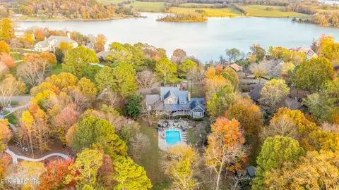 2413 Caravel Ln, Knoxville, TN 37922