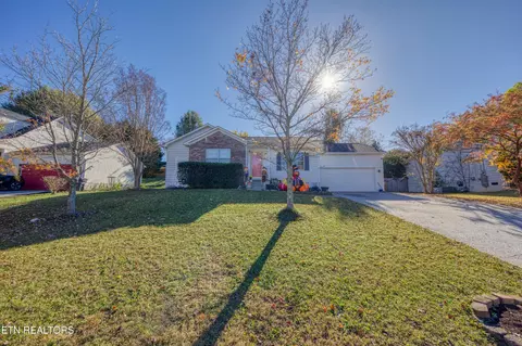 6042 Warrenpark Ln, Knoxville, TN 37912