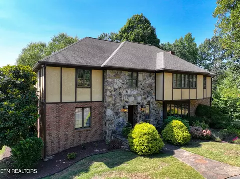 1921 Belcaro Dr, Knoxville, TN 37918