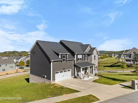 100 Hillberry Rd, Oak Ridge, TN 37830