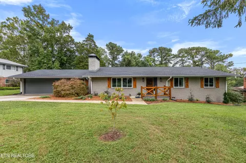 8232 Corteland Dr, Knoxville, TN 37909