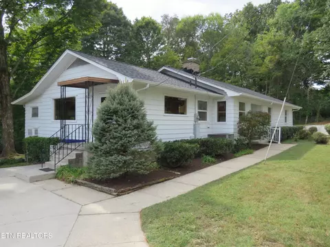 106 Norwood Ln, Oak Ridge, TN 37830