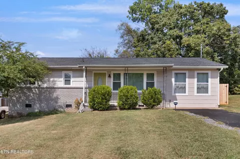 2221 W Gilbert Ln, Knoxville, TN 37920