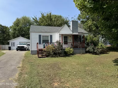 2606 Orton Dr, Maryville, TN 37804