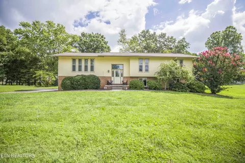 704 Sunnydale Rd, Knoxville, TN 37923