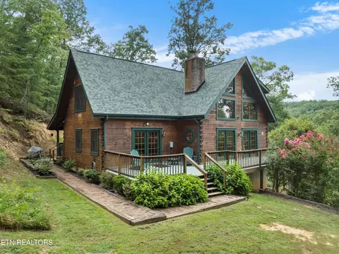 2804 Twin Falls Dr, Maryville, TN 37803