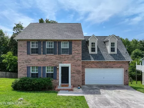 2210 Cripple Oak Ln, Powell, TN 37849