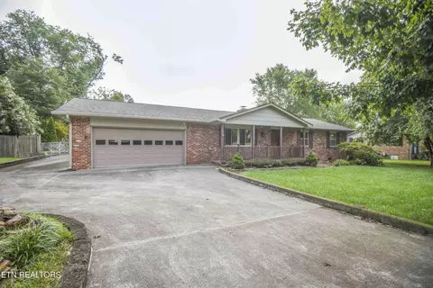 732 Cessna Rd, Knoxville, TN 37919