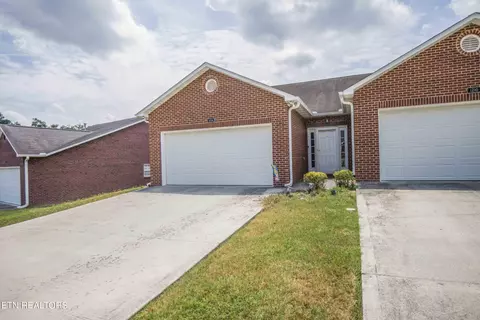 1214 Harbin Ridge Ln, Knoxville, TN 37909