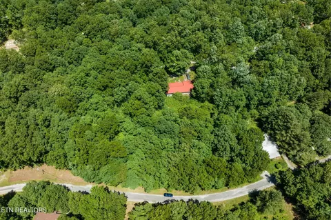 422 Chippewa Dr, Crossville, TN 38572