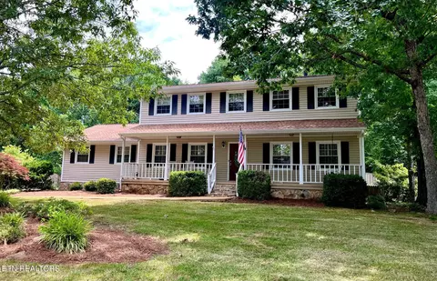 716 E Fox Den Dr, Knoxville, TN 37934