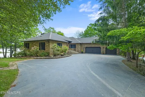 160 Motthaven Dr, Crossville, TN 38558