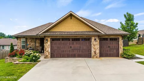 2222 Frewin Ct, Sevierville, TN 37876