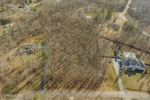 196 Laurel Cir, Crossville, TN 38555