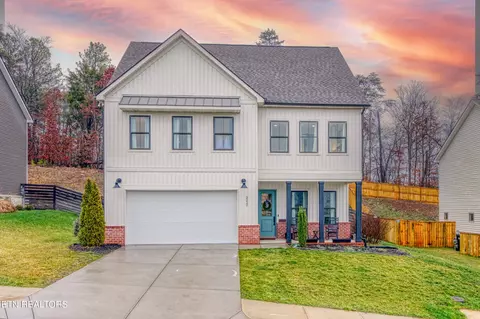 3212 Denver Ln, Knoxville, TN 37931