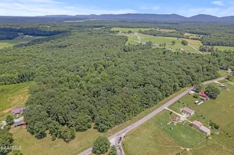 2481 Leffle Webb Rd, Crossville, TN 38572