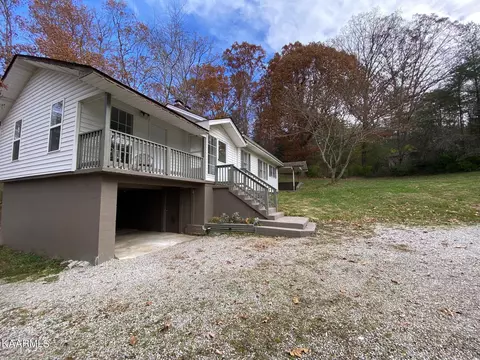 574 Litton Rd, Oneida, TN 37841 photo 2